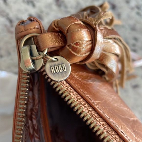 - HOBO Handbag/wristlet - Picture 5 of 8